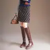 Falda de Lana a Cuadros Retro Invierno 2025 Ropa de Trabajo Moda Ajustada Falda que Resalta la Cadera Falda Corta Elegante para Personas Petites