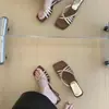 Primeiro Encontro com as Sandálias Douradas de Salto Alto Estilo Fada Francesa para Mulheres, Novo Modelo Verão 2026, Adequadas para Usar com Saias, com Saltos de Formato Único