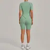 Mono de Yoga de Color Arena Otoño con Cuello Alto y Media Cremallera Traje Fitness Todo en Uno para Mujer Mono Deportivo de Alta Intensidad 2630