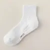 Calcetines Deportivos Unisex de Suela de Toalla para Primavera y Verano, Calcetines Negros y Blancos, Calcetines Transpirables Anti-Olor, Calcetines Tipo Boat Absorbentes de Sudor, Calcetines de Media Pantorrilla, Calcetines Largos