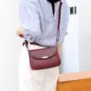 Bolso Bandolera para Mujer 2025 Nuevo Estilo Simple y Moderno Mini Cuadrado para Madres de Mediana Edad Bolso de Hombro Único de Gama Alta