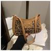 Bolsa Pequena Quadrada Feminina Estampada de Onça Personalizada com Laço 2025 Grande Capacidade Nova Moda Feminina Texturizada Transversal Ombro Axila