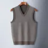 Chaleco de punto transfronterizo para hombre, nuevo estilo casual de otoño e invierno, suéter sin mangas de cuello en V para hombres de mediana edad