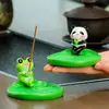 Soporte para Varillas de Incienso de Sándalo Rana Panda Famoso en Internet Sandalwood Incense Stick Holder Quemador Pequeño de Incienso Quemador de Aromaterapia Soporte para Incienso Regalo Creativo