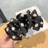 2026 Nuevo Estilo Pinza para el Cabello con Lazo Grande de Terciopelo Rojo, Accesorio para el Cabello para Niñas, Tocado de Princesa Nupcial de Borla de Alta Gama