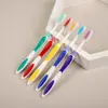Cepillo de dientes suave para adultos mango antideslizante inyección de pegamento uso doméstico cabeza grande cepillo de dientes de viaje estilo popular cepillo de dientes de cerdas suaves para hombres y mujeres