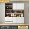 Armario alto moderno minimalista integrado en la pared, mueble de almacenamiento de sala de estar de lujo ligero, armario de vino con puerta de cristal estilo italiano, vitrina