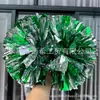 Pompones de Animación, Animadoras Sosteniendo Flores, Baile de Animación de Escuela Primaria, Flores de Baile de Mano, Escuela