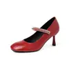Zapatos de tacón alto rojos de 7 cm, modernos y elegantes, nuevo estilo verano 2026, punta cuadrada, tacón grueso, tira única con hebilla, zapatos de mujer