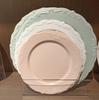 Plato desechable de 7.5 pulgadas 10.25 pulgadas plato de plástico duro a color plato de encaje plato de imitación de porcelana europea comercio exterior