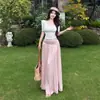 Traje de falda casual estilo coreano para mujeres petite, top de manga corta súper elegante y falda larga plisada, un atuendo completo de verano