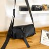 Bolso de Hombro para Hombre Estilo Japonés Marca de Moda Bolso Pequeño Cilindro para Mujer Bolso Cruzado Casual para el Trabajo Mochila Deportiva Simple para Montar