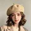 Elegante temperamento versátil gorro boina de lana para mujer otoño e invierno nuevo circunferencia de cabeza grande retro cálido gorra frontal hace que la cara se vea más pequeña