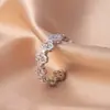 Anillo para Mujer, Lujo Ligero, Gama Alta, Nicho, No se Desvanece, Apertura de Trébol de Cuatro Hojas, Anillo Liso Ajustable, Joyería de Mano Exagerada al por Mayor
