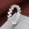 Venta Caliente Transfronteriza Anillo Retro Francés de Circonita Cúbica Irregular de Cuatro Garras Incrustado Anillo de Personalidad de Circonita Cúbica Joyería al por Mayor