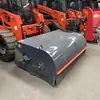 La Máquina Deslizante Está Equipada con un Barredor Montado en la Parte Trasera Que Es Fácil de Desmontar y Tiene un Fuerte Poder de Limpieza. La barredora incluida es eficaz para limpiar