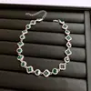 Colar pingente floral cravejado de diamantes vintage, corrente de suéter de luxo leve estilo palácio, acessório de nicho requintado e versátil