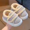 Sapatos de Algodão para Crianças 2026 Inverno Bebê Pantufas Internas de Algodão Sapatos Quentes para Casa para Meninos e Meninas Pantufas Peludas Antiderrapantes com Cobertura de Calcanhar