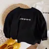Ropa Unisex para Niños de Primavera y Otoño Camiseta Bebé Elegante Personalidad Infantil Moderna Blanca Algodón Puro Letra Impresión Negra Camiseta Base