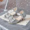 Sandalias de Lazo para Niñas 2026 Verano Nuevo Estilo Pasarela para Niñas Suela Suave Zapatos de Presentación para Niños Sandalias de Tacón Alto