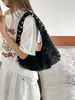Bolso cruzado casual de alta gama estilo coreano con tachuelas, diseño elegante, versátil y elegante, bolso de hombro de gran capacidad para el trabajo para mujer
