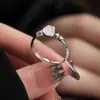 Anillo de Camelia Dulce para Mujer, Anillo de Flor de Rosa Estilo Corte Francés, Anillo de Dedo Índice Ajustable de Flor de Zirconia de Nicho