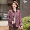Chaqueta casual de primavera y otoño para mujer, nuevo estilo 2026, casual y a la moda, ropa para mujeres de mediana edad y mayores con un elegante cuello solapa