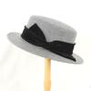 Sombrero femenino de otoño e invierno, estilo británico, plano, de ala plana, de lana pura, con forma de bombín, de fieltro de lana. ¡Oferta al por mayor de AliExpress!