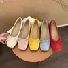 Sapatilha Ballet Retro Vermelha Boca Rasa Sapatos Individuais para Mulheres, Novo Estilo, Mocassins com Solado Macio de Veludo, Sapatos de Calçar