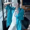 Feminino 2026 Novo Estilo Quente Alto Padrão Luxo Leve Redutor de Idade Elegante Blusa Jaqueta Cor Azul Lago Leve e Macia Temperamento