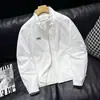 Jaqueta de trabalho nova e versátil ao ar livre, estilo americano, para jovens, à prova de vento, casual, com bordado de padrão e um design elegante de gola alta
