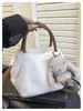 Versátil 2026 Outono Inicial Nova Bolsa de Pelúcia Moda para o Dia a Dia Bolsa Transversal Grande Capacidade Bolsa de Mão Bolsa de Ombro Único Sob o Braço