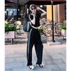 Conjunto Esportivo de Verão Duas Peças com Calça de Perna Larga de Manga Curta Moda Corrida Preto Slim Casual Traje Esportivo para Mulheres