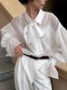 Moda Otoño 2026 Camisa Blanca de Tencel para Mujer, Corte Holgado de Alta Gama con Lazo y Mangas Acampanadas, Ropa para Mujer Europea y Americana