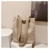 Versão Coreana Bolsa Tote Balde de Nicho para Uso Diário para Mulheres Outono 2025 Nova Bolsa de Ombro Único Versátil Elegante