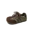 Tênis esportivos infantis da moda 2026 modelo outono e inverno Tênis de treino estilo Birkenstock para meninas, sapatos casuais versáteis para meninas pequenas e maiores