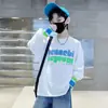Roupas Infantis Camiseta de Manga Longa Outono para Meninos 2025 Novo Estilo Camiseta Básica Primavera e Outono Top Camiseta Tendência de Outono com Letra