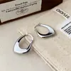 Pendientes Geométricos de Diseño Minimalista de Nicho Moda Transfronteriza Versátiles para el Trayecto Diario Lujo Ligero Sensación de Alta Gama Pendientes Chapados en Cobre Dorado