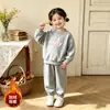 Conjunto de Terciopelo Talla Grande para Niñas Estilo Coreano Otoño/Invierno Dulce Sudadera con Capucha de Dibujos Animados de Manga Larga Pantalones Deportivos Conjunto Elegante de Dos Piezas