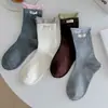Calcetines miu para mujer, estilo coreano de verano, estilo femenino, con etiqueta de tela y letras, calcetines de algodón hasta la pantorrilla, transpirables, con bloques de color, con bordes enrollados, para otoño