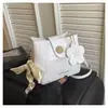 Bolsa Transversal Balde de Ombro Feminina 2025 Novo Estilo Color-Blocking Fresco com Textura Design Moderno Fashionável e Elegante