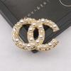Broche de Perlas Xiaoxiangfeng para Mujer de Alta Gama 2022 Nuevo Diseño Sensación Nicho Traje Abrigo Doble c Pin Corsage