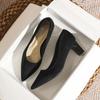 Salto Alto Preto de Bico Fino Estilo Francês para Mulheres Salto Grosso 2025 Primavera Novo Nicho Versátil Sapatos para Roupa de Trabalho para Mulheres