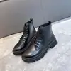 Botas de Caballero Máquina Transfronterizas Europeas y Americanas Venta al por Mayor Comercio Exterior Transfronterizo Botas Martin Estilo Británico para Mujer Tallas Grandes Versátiles 20 Venta al por Mayor Tallas Grandes