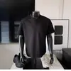 Camiseta de Verano Holgada Sencilla Color Sólido Estilo Retro Americano Manga Corta Cuello en V Casual Desestructurada para Hombre con Pequeño Diseño Mangas Cortas
