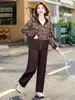 Traje Esportivo Casual Fashion e Estiloso para Mães, Nova Coleção de Outono para Mulheres de Meia-Idade e Idosas