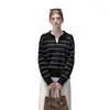 Suéter tejido casual de otoño holgado con bloques de color y rayas, con cuello camisero
