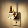 Luz de Noche Controlada por Luz Gy233 Tipo Pantalla de Lámpara de Vidrio Floral Rayado Varilla en Forma de U Luz de Noche con Sensor Enchufable para Dormitorio Mesita de Noche