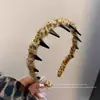 Elegante Faixa de Cabelo Ondulada com Estampa de Leopardo de Pelúcia para Mulheres, Textura Fofa, Topo Alto, Faixa de Cabelo para Lavar o Rosto, Acessório de Cabelo de Luxo, Presilha de Cabelo