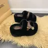 Hebilla metálica adornada punta zapatillas peludas mujer otoño invierno suela gruesa aumento de altura ropa de casa ropa exterior suela suave zapatos cálidos engrosados de moda
